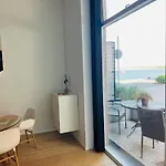 Апартаменты Exclusive Harbourfront With Private Entrance Ольборг