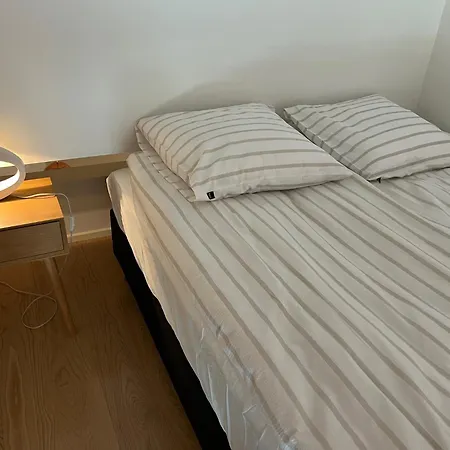 Apartment Exclusive Harbourfront With Private Entrance *