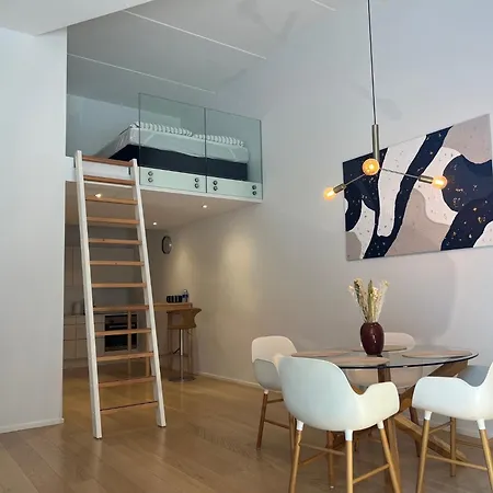 Apartment Exclusive Harbourfront With Private Entrance *