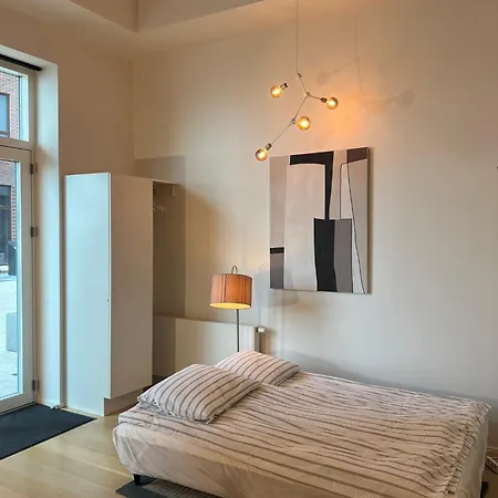 Exclusive Harbourfront With Private Entrance