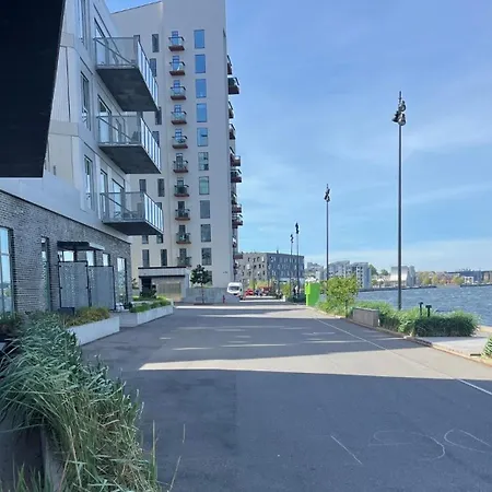 Exclusive Harbourfront With Private Entrance