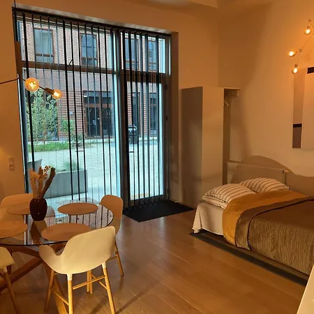 Exclusive Harbourfront With Private Entrance