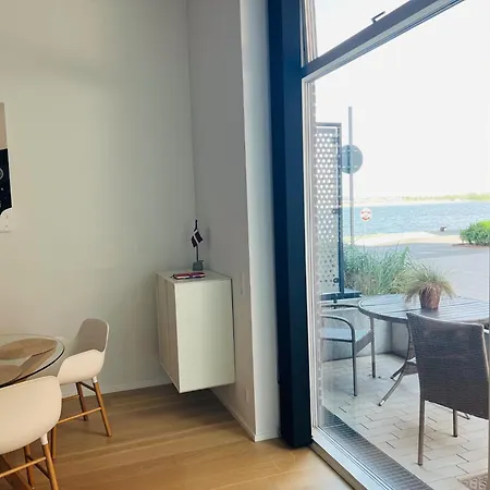 Daire Exclusive Harbourfront With Private Entrance Aalborg