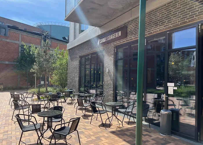 Exclusive Harbourfront With Private Entrance アパート オールボー