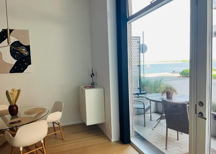 Apartment Exclusive Harbourfront With Private Entrance Aalborg